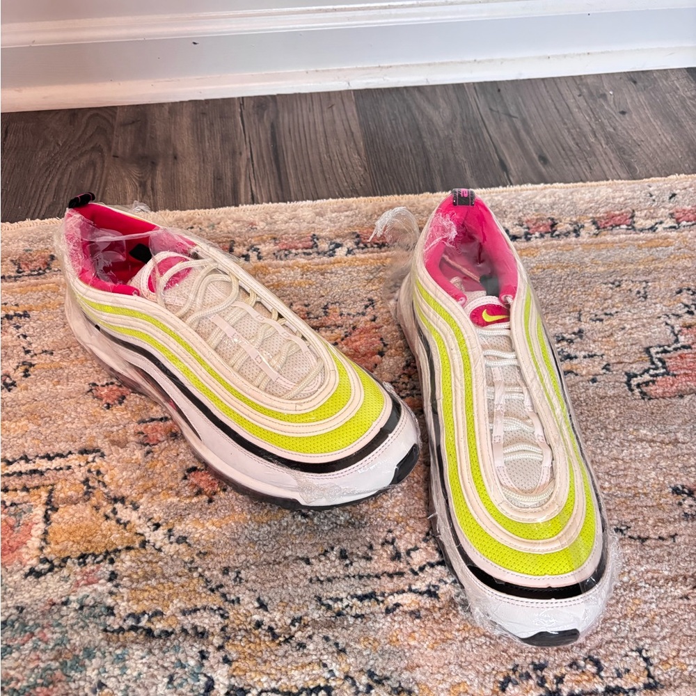Nike Men's Bright Yellow and Pink Sneakers